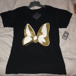 Disney’s Minnie Mouse v neck t-shirt